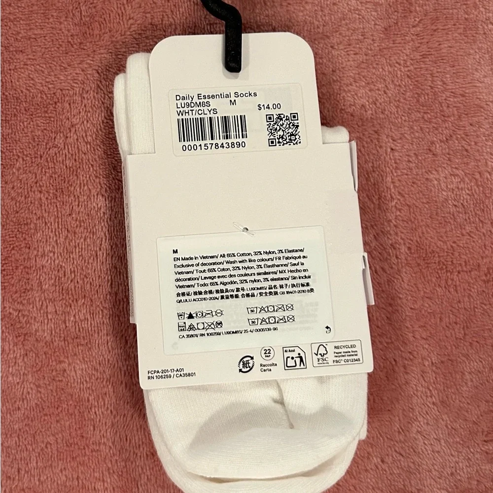 lululemon Daily Essential Socks - Picture 5 of 5